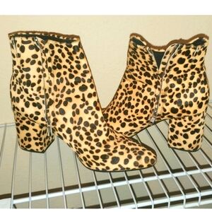 Sz 9 Leopard Print Boot